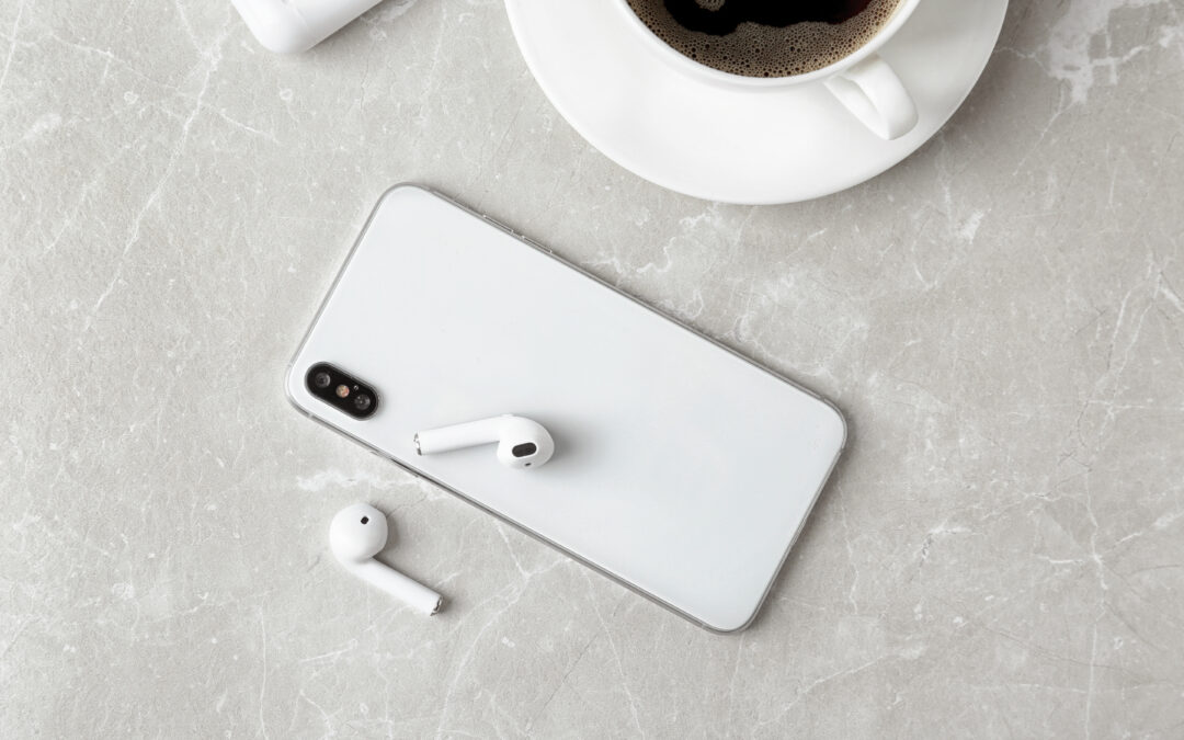Smartfon do pracy freelancera – jak ułożyć listę wymagań przed zakupem droższego modelu?